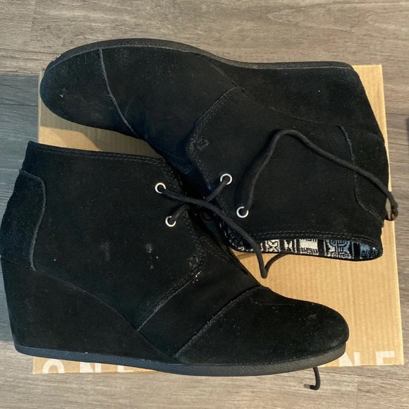 Toms Boots - Picture 2 of 5